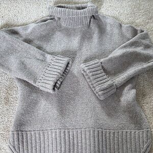 Abercrombie and Fitch Cozy Gray Turtleneck Sweater